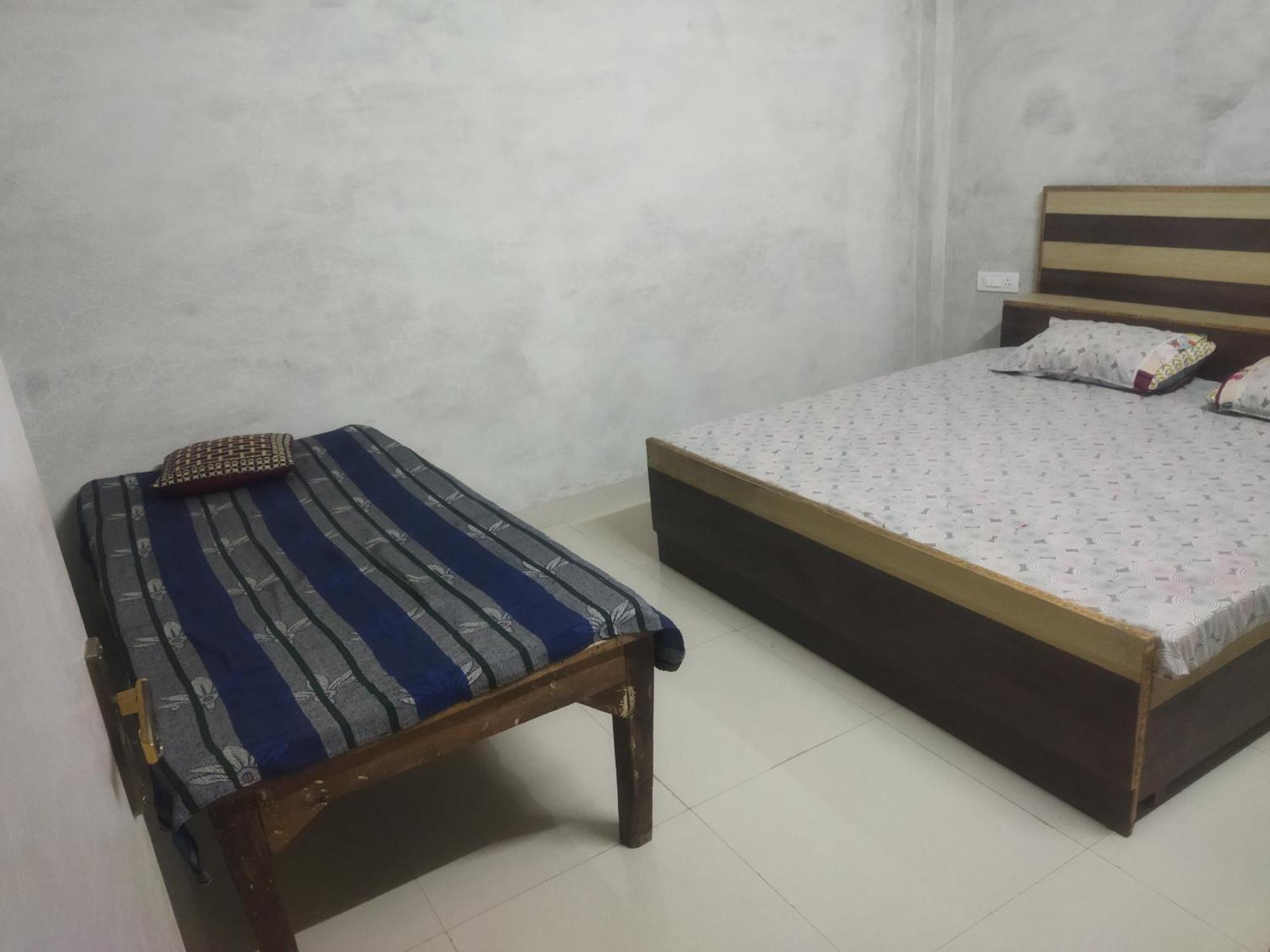 Arya Sadan Homestay *