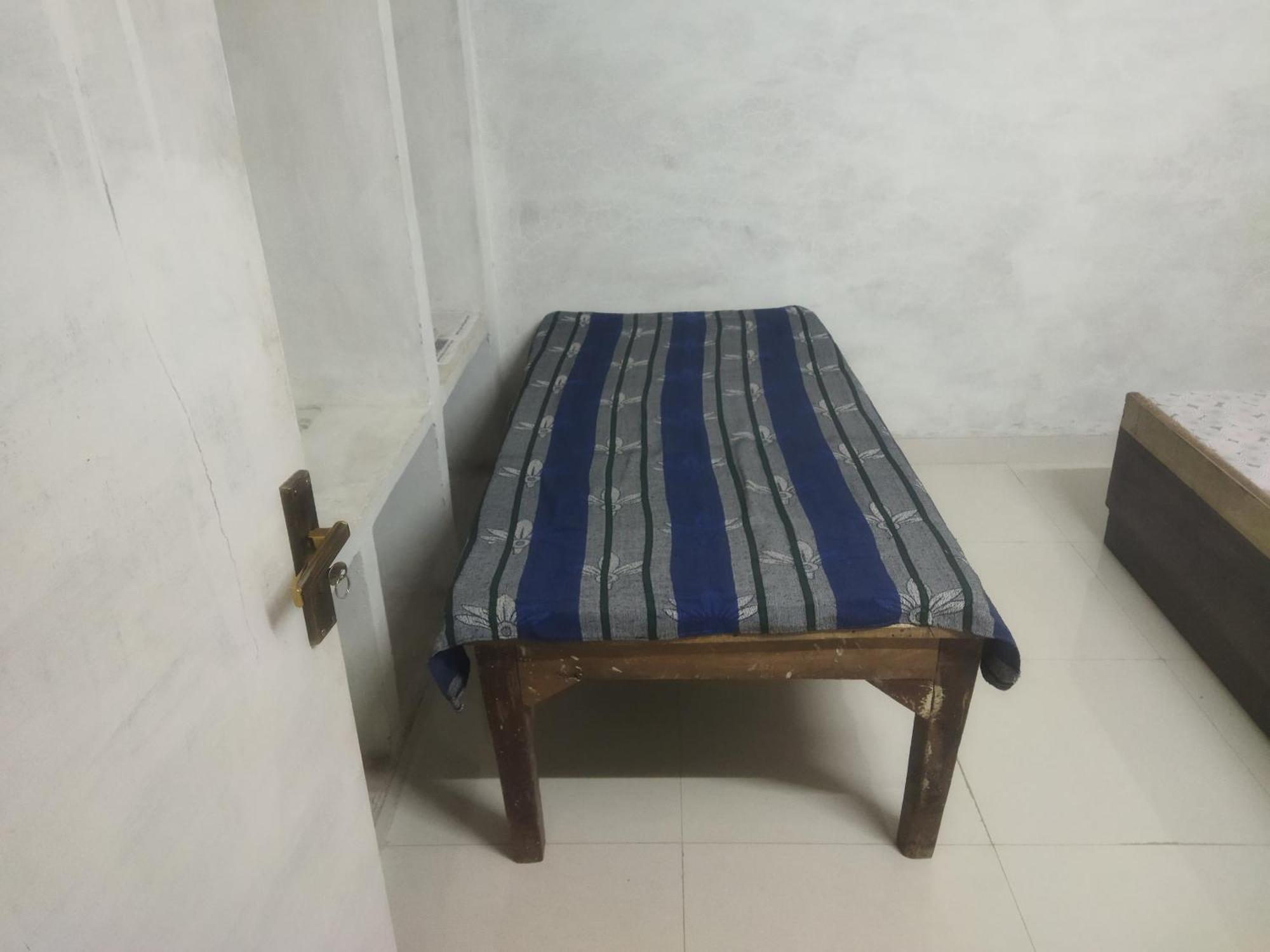 Arya Sadan Homestay *